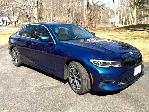 Used 2019 BMW 330i xDrive Sedan w/ Premium Package image 9