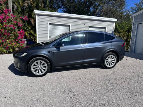 Used 2017 Tesla Model X 100D image 17