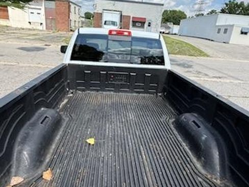 Used 2017 RAM 1500 Classic SLT AWD/4WD image 5