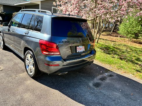 Used 2014 Mercedes-Benz GLK 250 BlueTEC 4MATIC image 4