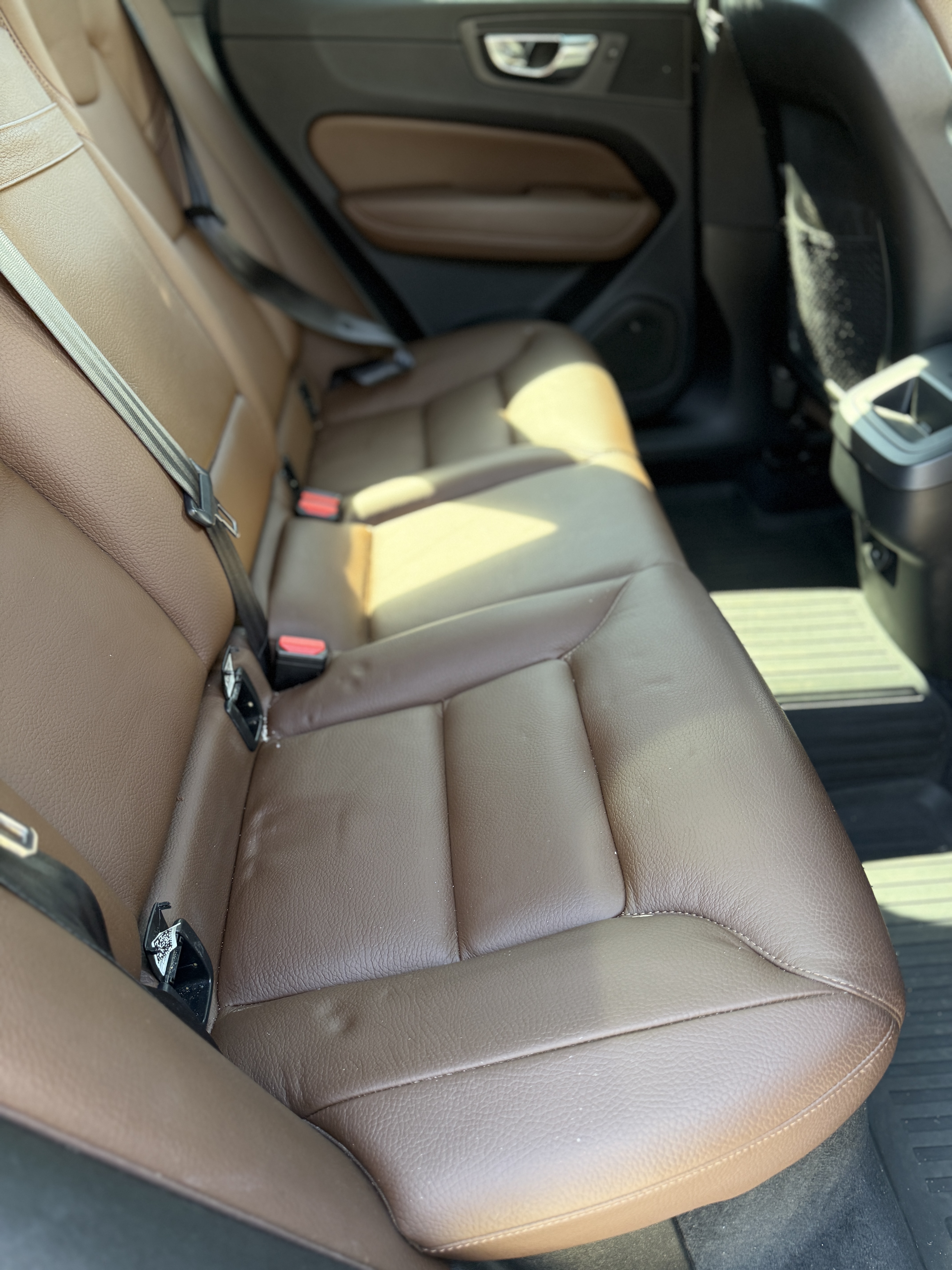 Used 2021 Volvo XC60 T5 Momentum w/ Protection Package AWD/4WD image 19