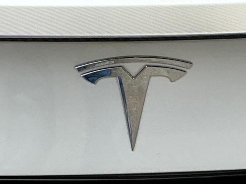 Used 2021 Tesla Model S Plaid image 24