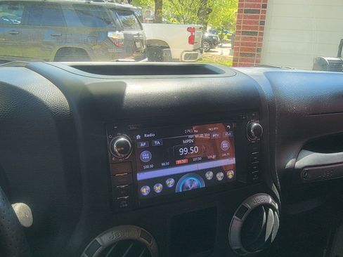 Used 2011 Jeep Wrangler Sport w/ Connectivity Group image 12