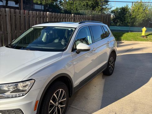 Used 2019 Volkswagen Tiguan S AWD/4WD image 2