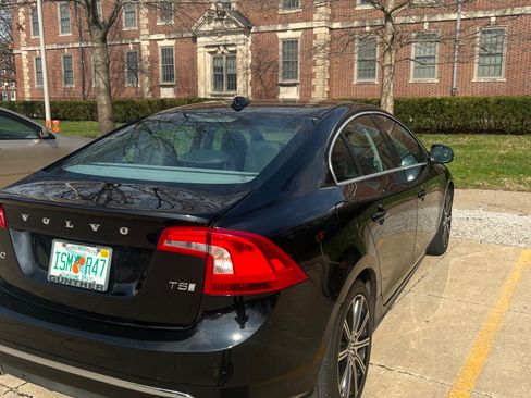 Used 2017 Volvo S60 T5 Inscription FWD image 6