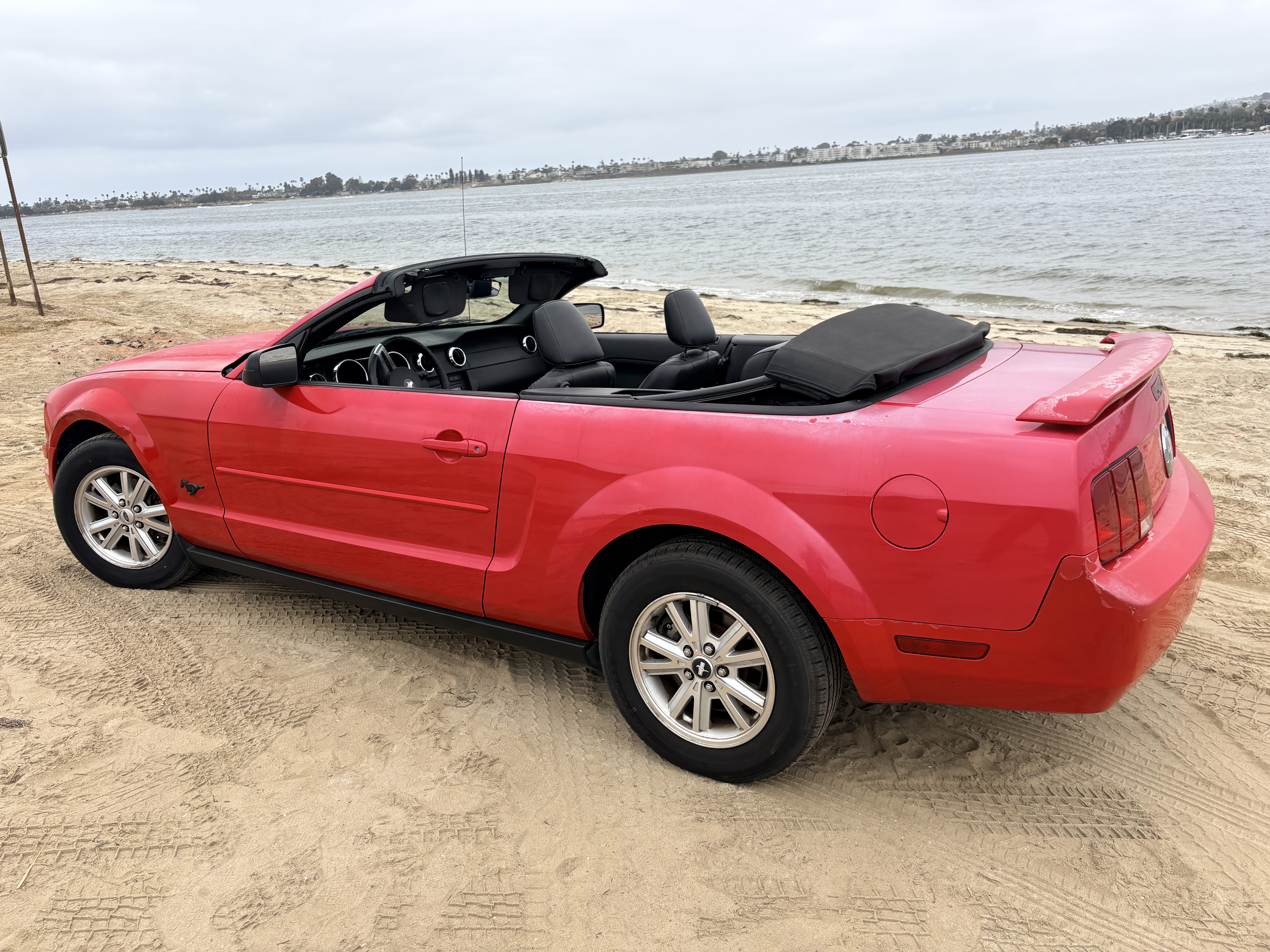 Used 2006 Ford Mustang Convertible RWD image 24