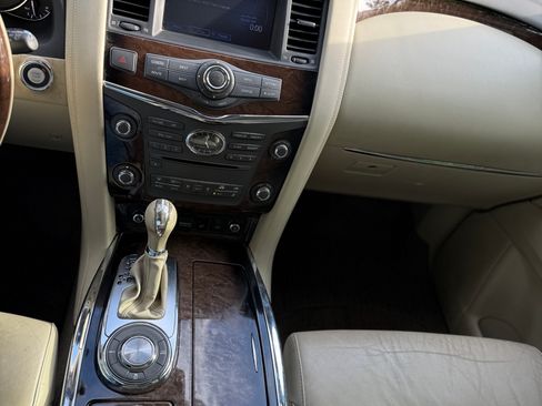 Used 2014 INFINITI QX80 2WD w/ Deluxe Touring Package image 11