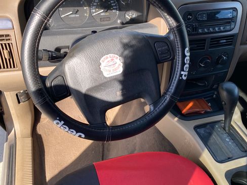 Used 2002 Jeep Grand Cherokee Laredo image 16