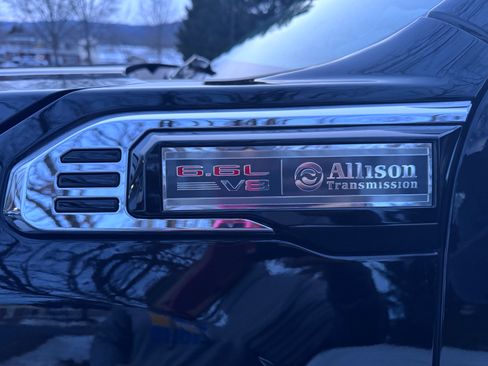 Used 2025 GMC Sierra 2500 SLT w/ X31 Off-Road Package image 4