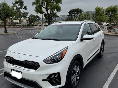 Used 2022 Kia Niro LXS image 9