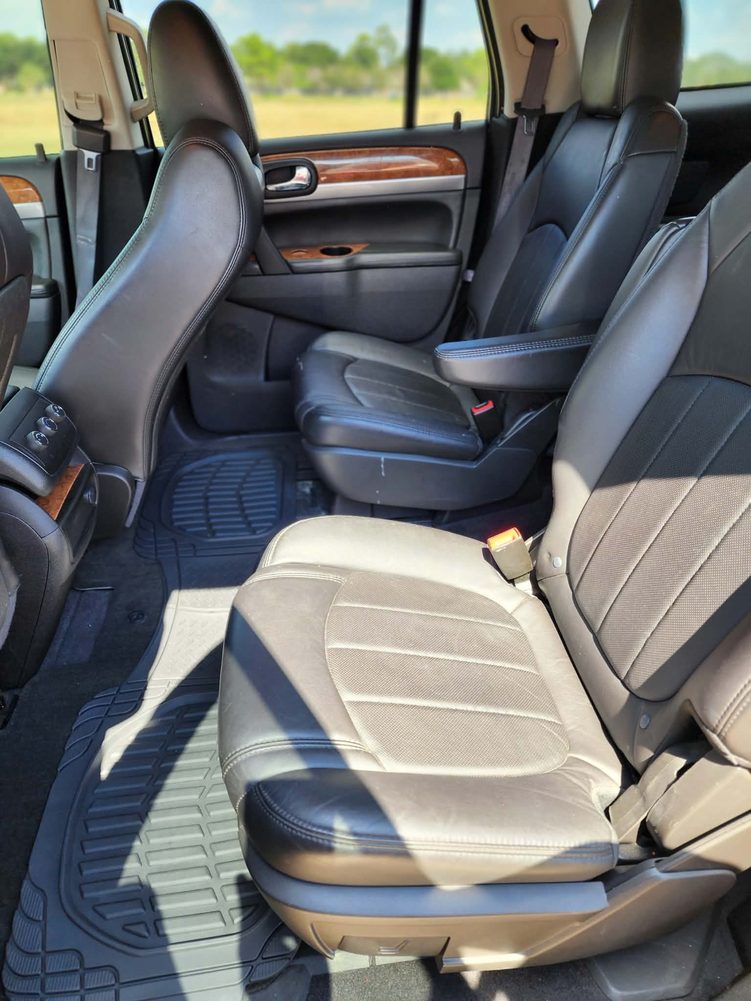 Used 2012 Buick Enclave Leather FWD image 10