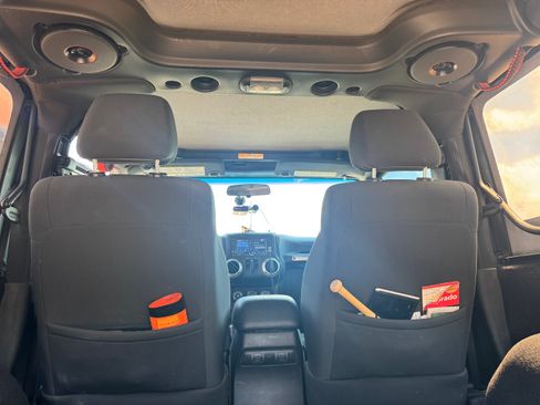 Used 2012 Jeep Wrangler Sahara w/ Dual Top Group AWD/4WD image 12