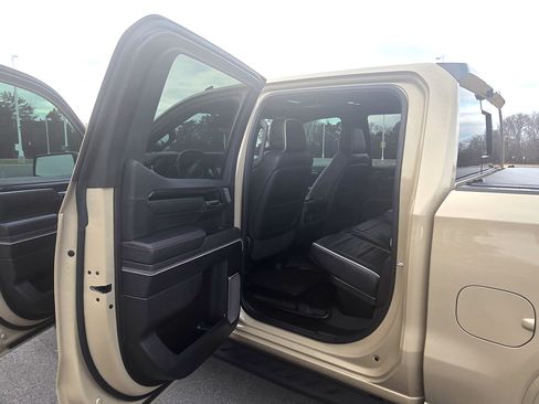 Used 2022 GMC Sierra 1500 AT4X image 12