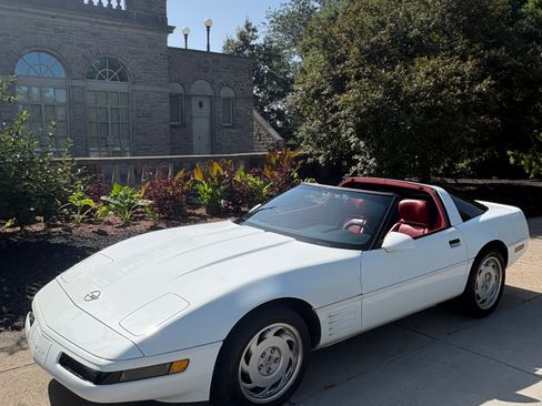 Used 1992 Chevrolet Corvette Coupe RWD image 6