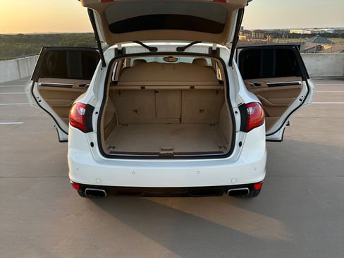 Used 2012 Porsche Cayenne S image 8