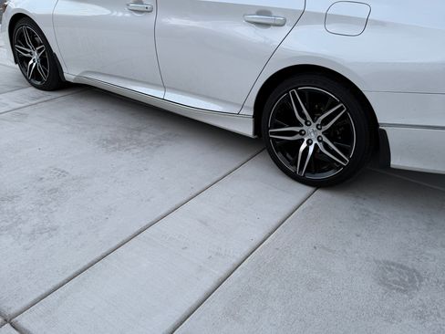Used 2021 Honda Accord Touring image 1
