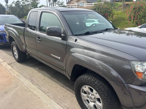 Used 2009 Toyota Tacoma PreRunner image 5