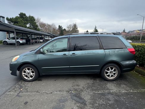 Used 2004 Toyota Sienna XLE Limited image 6