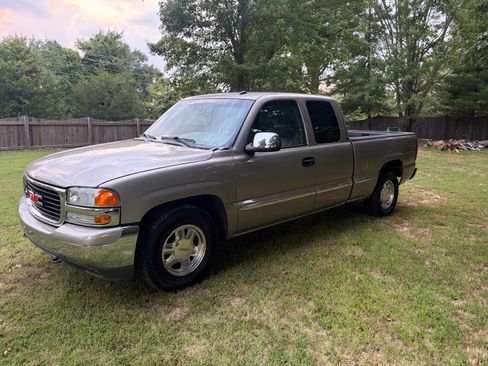 Used 2002 GMC Sierra 1500 2WD Extended Cab w/ SLT Marketing Option Pkg image 10