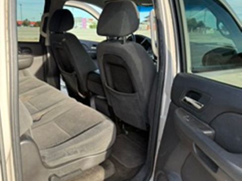 Used 2007 Chevrolet Suburban LS RWD image 13