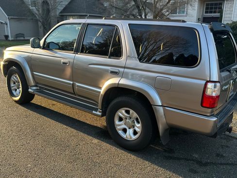Used 2002 Toyota 4Runner Limited image 4