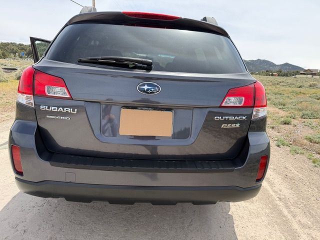 Used 2013 Subaru Outback 2.5i Premium w/ All-Weather Pkg AWD/4WD image 10