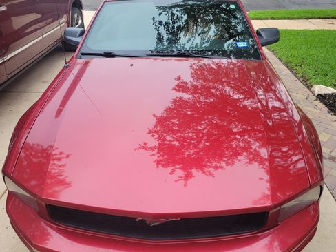 Used 2005 Ford Mustang Premium image 2