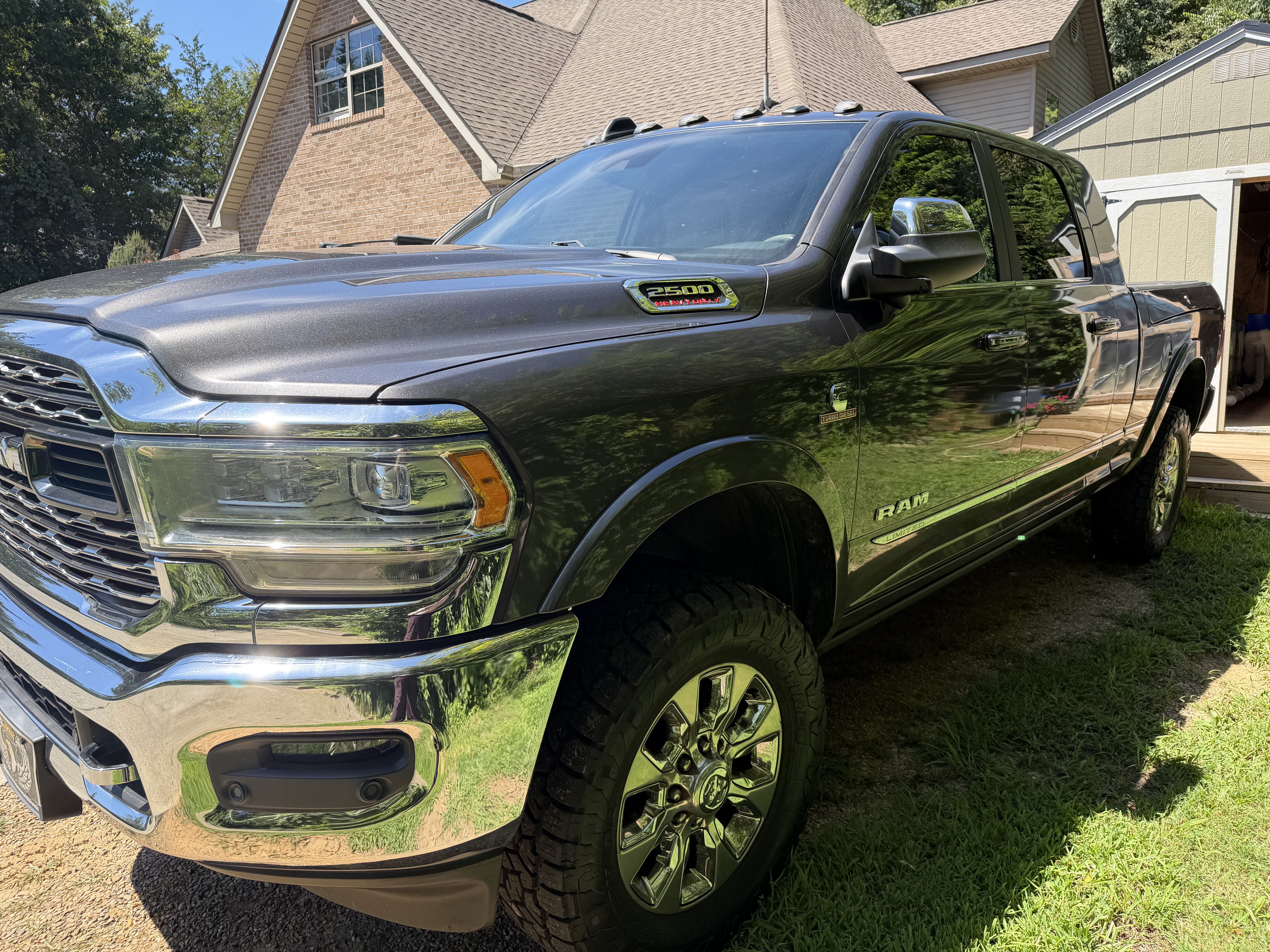 Used 2019 RAM 2500 Limited AWD/4WD image 2