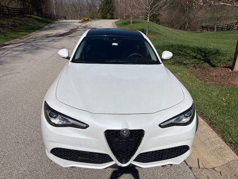 Used 2018 Alfa Romeo Giulia Ti Sport w/ Quick Order Package 22S Sport image 4