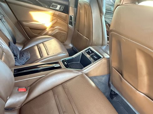 Used 2017 Porsche Panamera 4S image 8