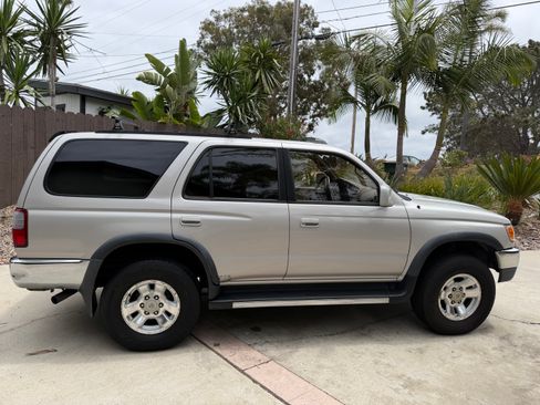 Used 1996 Toyota 4Runner SR5 AWD/4WD image 2
