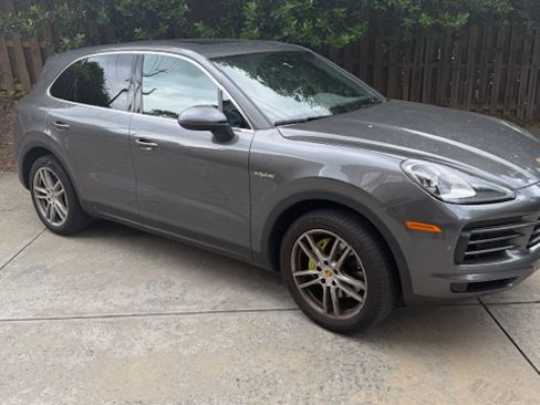 Used 2020 Porsche Cayenne E-Hybrid AWD/4WD image 2
