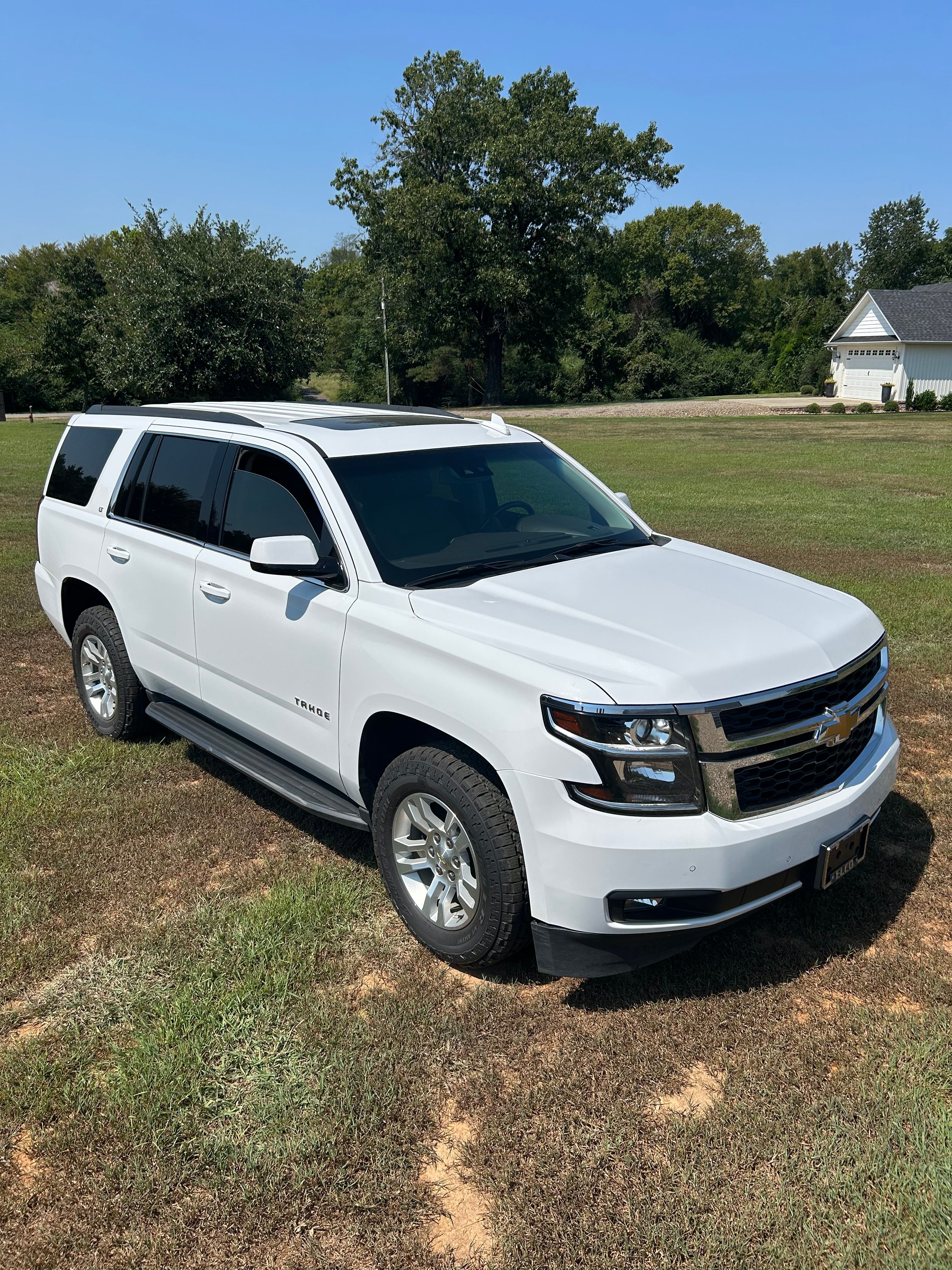 Used 2020 Chevrolet Tahoe LT w/ Luxury Package AWD/4WD image 2