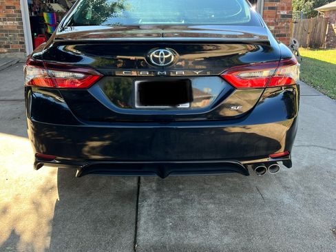 Used 2021 Toyota Camry SE image 6