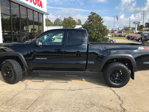 Used 2023 Toyota Tacoma SR5 w/ SX Package image 1