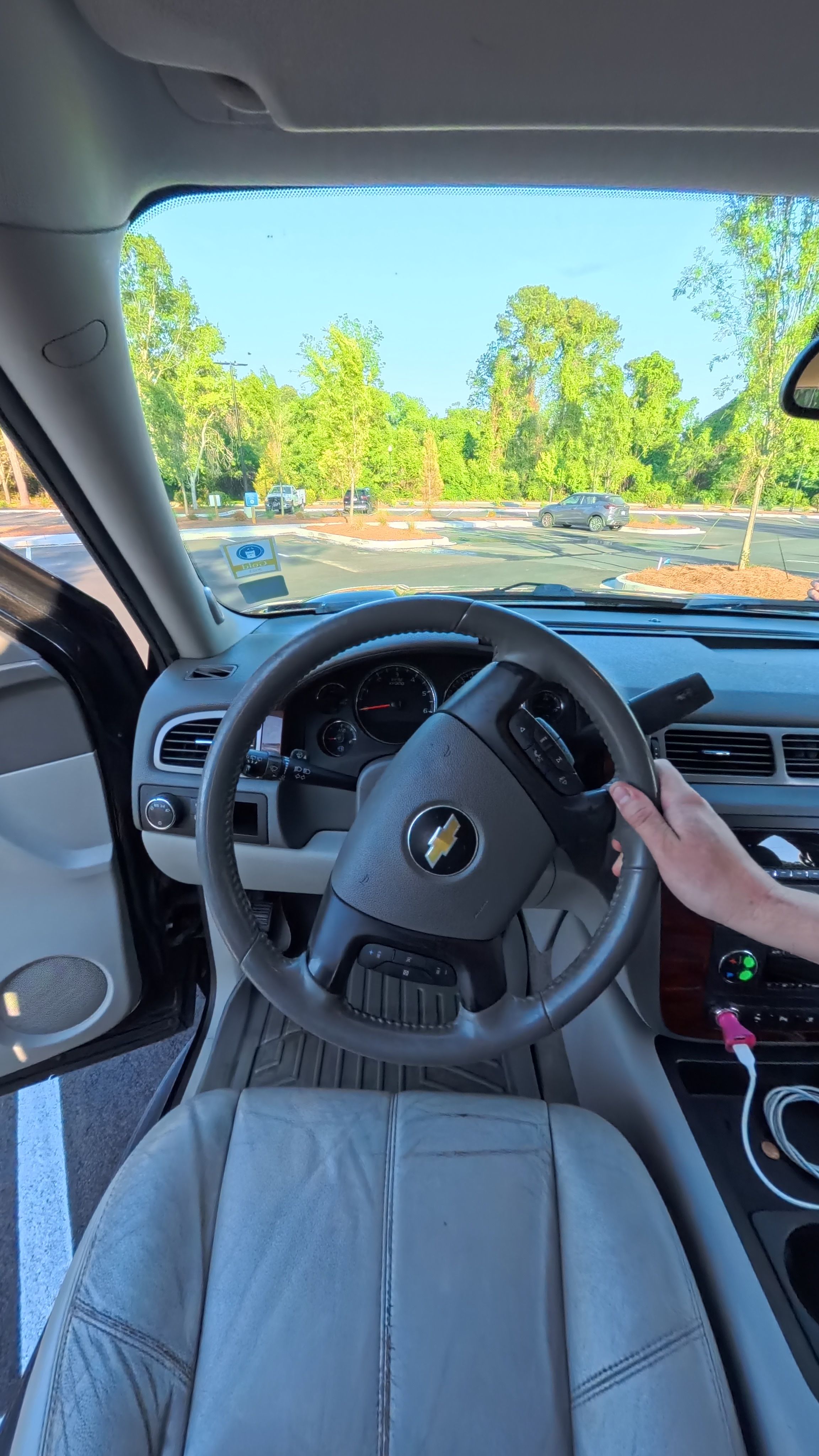 Used 2010 Chevrolet Tahoe LT RWD image 15