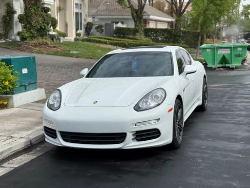Used 2014 Porsche Panamera S RWD image 2
