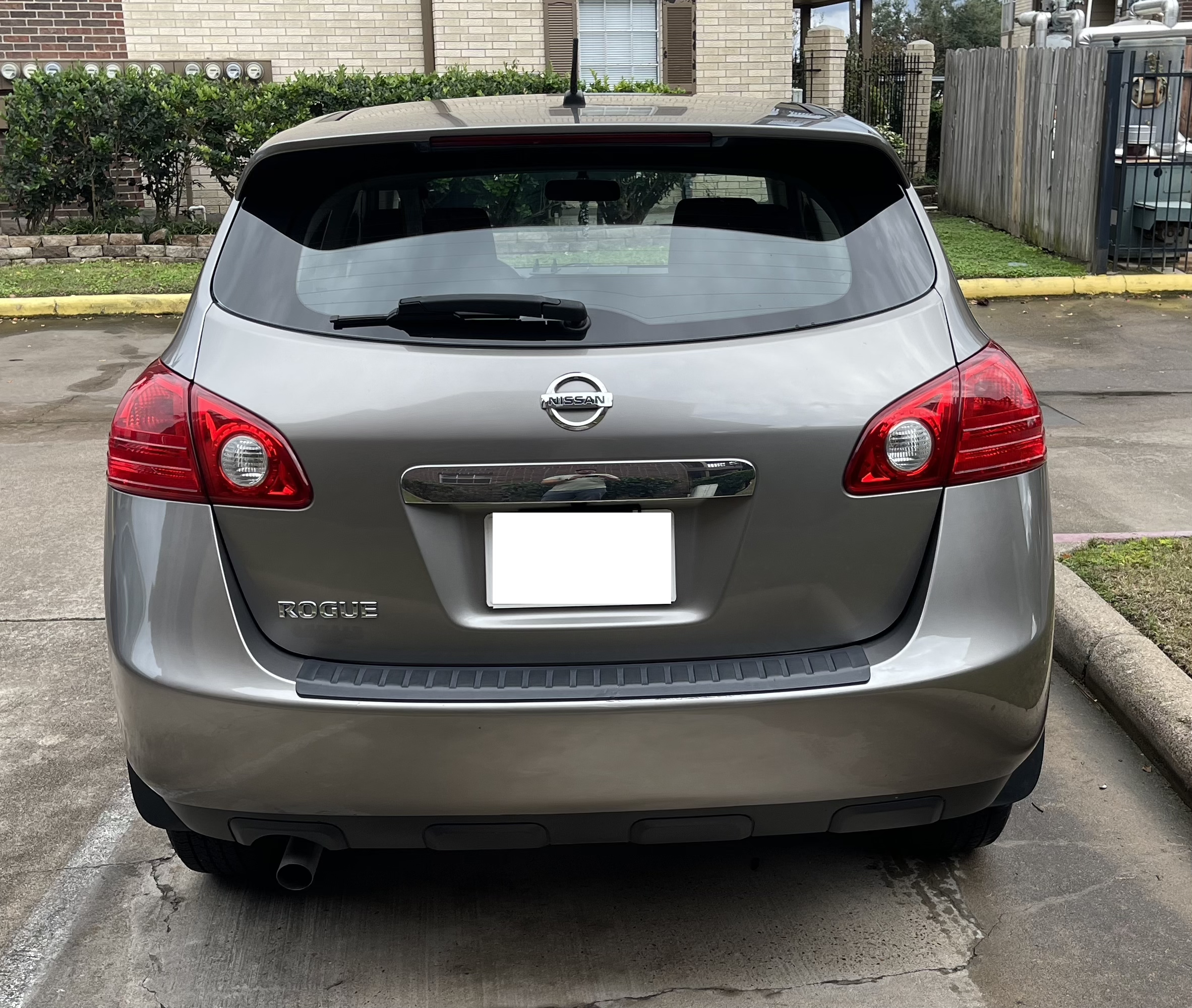 Used 2011 Nissan Rogue S FWD image 12