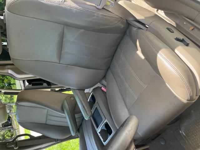 Used 2011 Chrysler Town & Country Touring-L w/ Trailer Tow Group FWD image 20