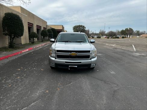 Used 2011 Chevrolet Silverado 1500 W/T w/ LS Package image 4