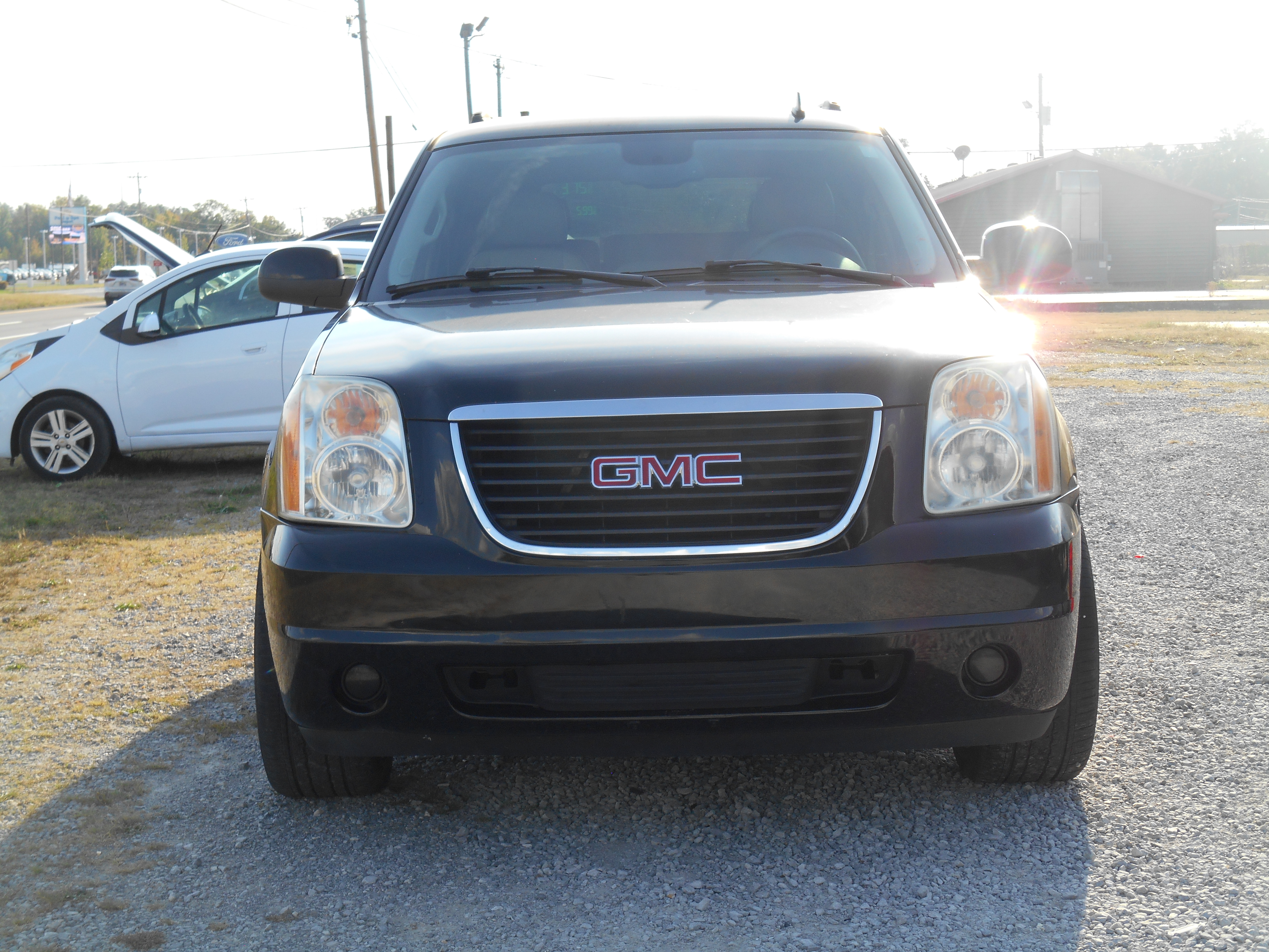 Used 2007 GMC Yukon SLE RWD image 1