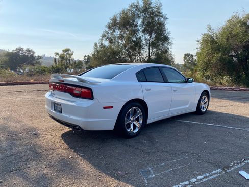 Used 2012 Dodge Charger SE w/ Sport Appearance Group image 8