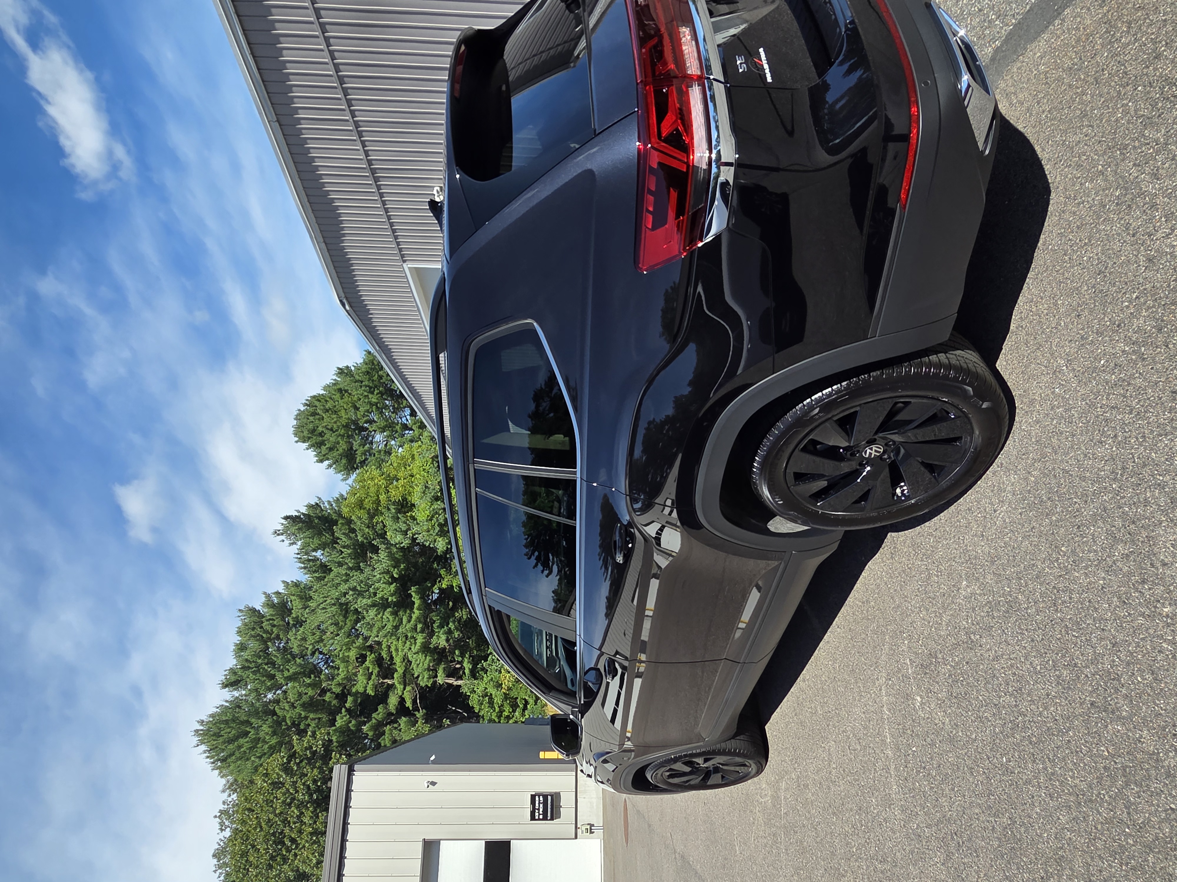 Used 2026 Volkswagen Atlas SE AWD/4WD image 2