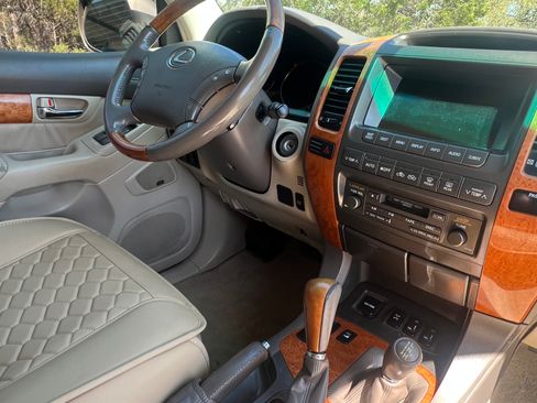 Used 2006 Lexus GX 470 470 Sport Utility 4D image 2