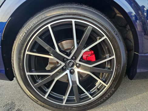 Used 2019 Audi Q8 Prestige w/ Luxury Package image 11