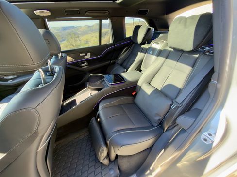 Used 2023 Mercedes-Benz Maybach GLS 600 4MATIC image 9