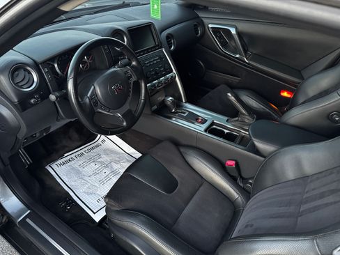 Used 2010 Nissan GT-R Premium AWD/4WD image 6