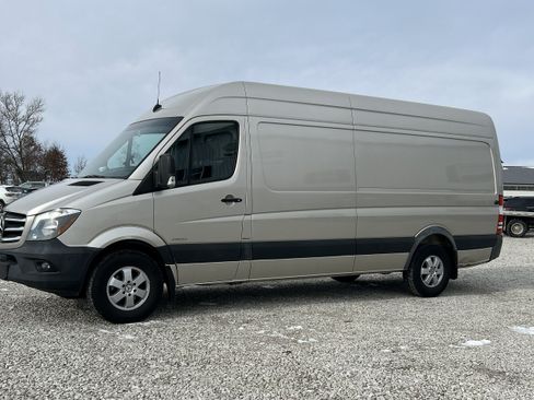 Used 2016 Mercedes-Benz Sprinter 2500 image 1