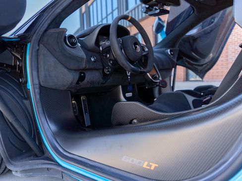 Used 2019 McLaren 600LT RWD image 18