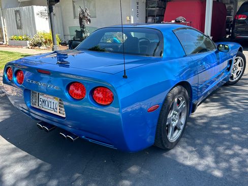 Used 1999 Chevrolet Corvette Coupe w/ Lighting Pkg RWD image 27